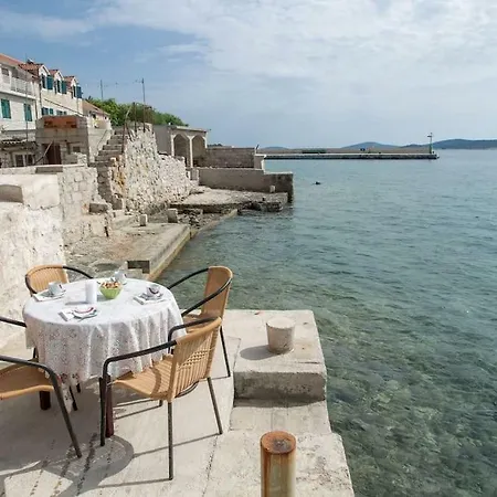Vacation House Ante * Prvic Sepurine