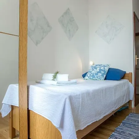 Vacation House Ante Holiday home Prvic Sepurine